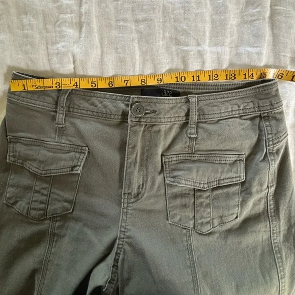 1822 Olive Green Wide Leg Cargo Pants Sz 8/29 - Picture 2 of 12
